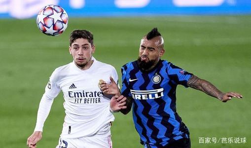 贝克汉姆的球队夺冠，全家相拥庆祝，14岁金发小七很夺目