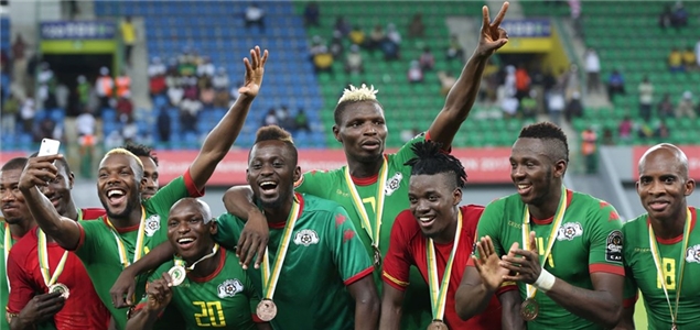 拉布亚德发文告别英博，队友马莱莱、马马杜送上祝福